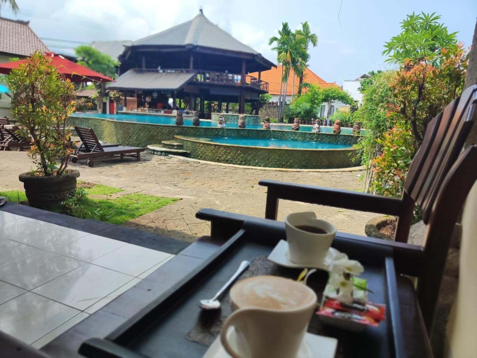 The Central Lovina Hotel & Restaurant Exterior photo